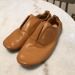 Chocolat Blu Tan Leather Flats Size 6.5